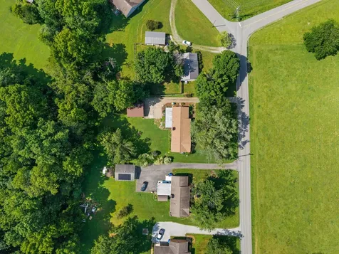 607 N Palmers Chapel Road White House TN 37188