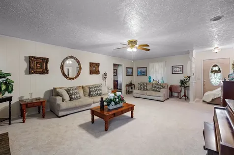 607 N Palmers Chapel Road White House TN 37188