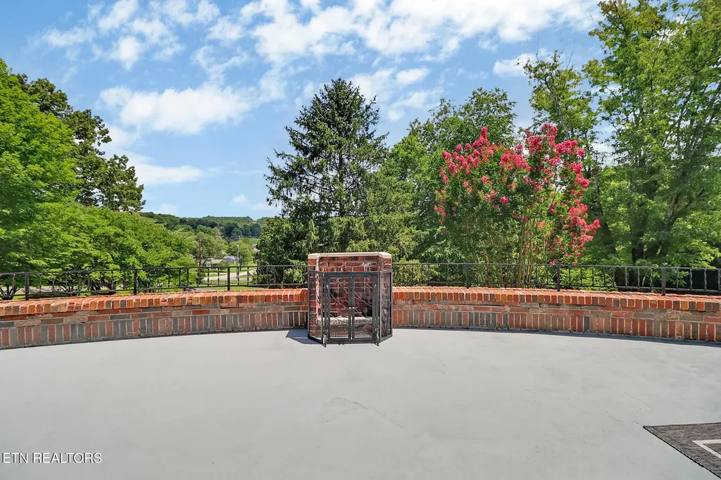 335 Woodland Street Livingston TN 38570