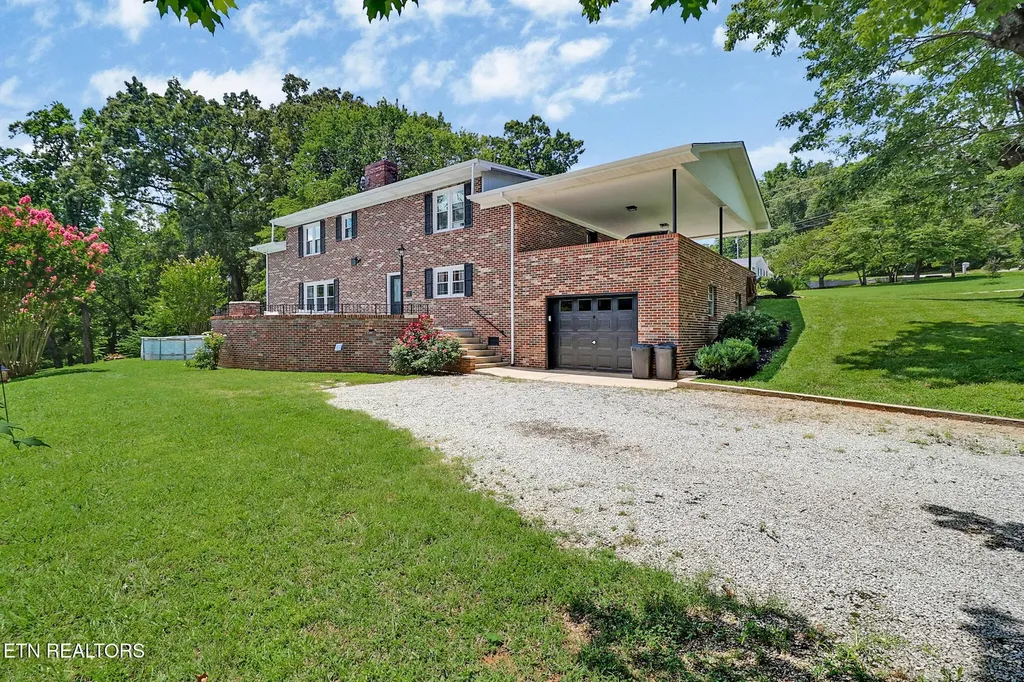 335 Woodland Street Livingston TN 38570