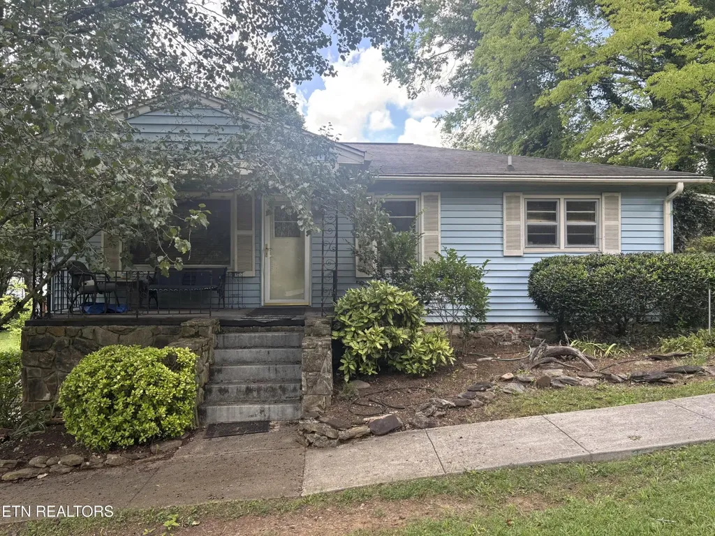2119 Maple Drive Knoxville TN 37918