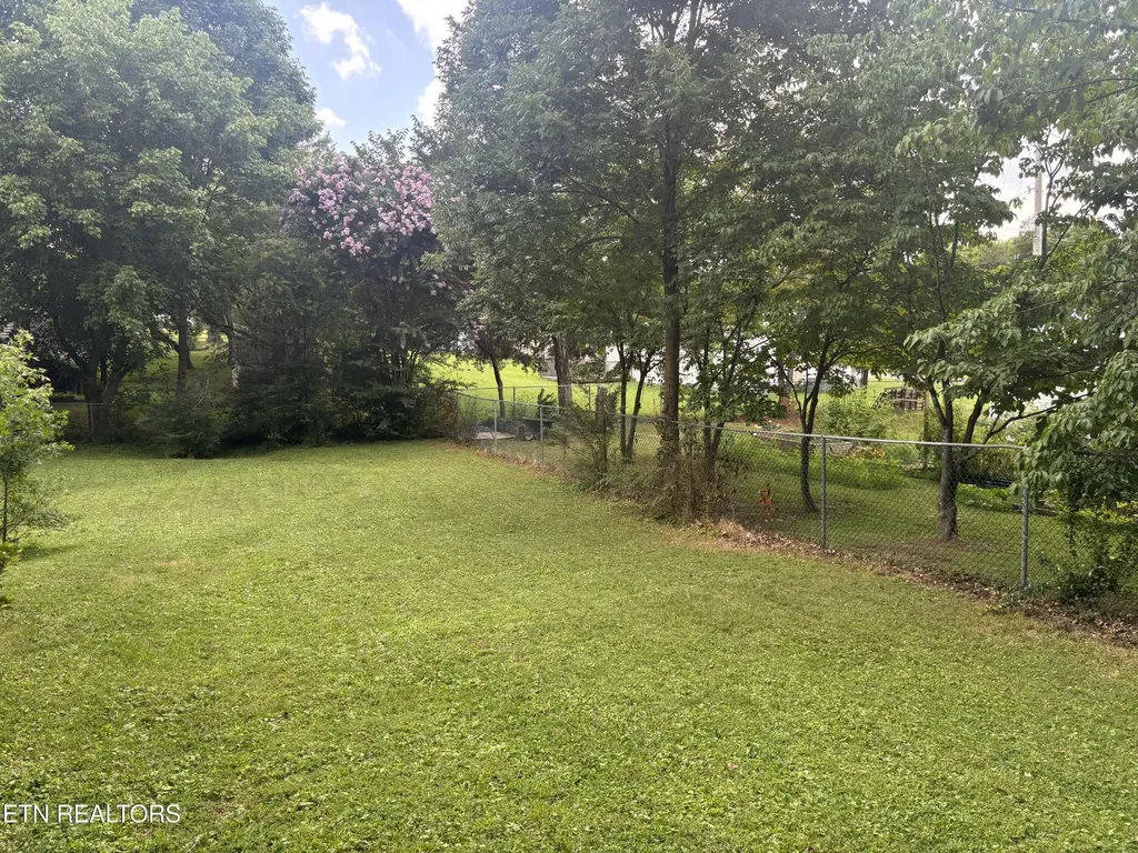 2119 Maple Drive Knoxville TN 37918