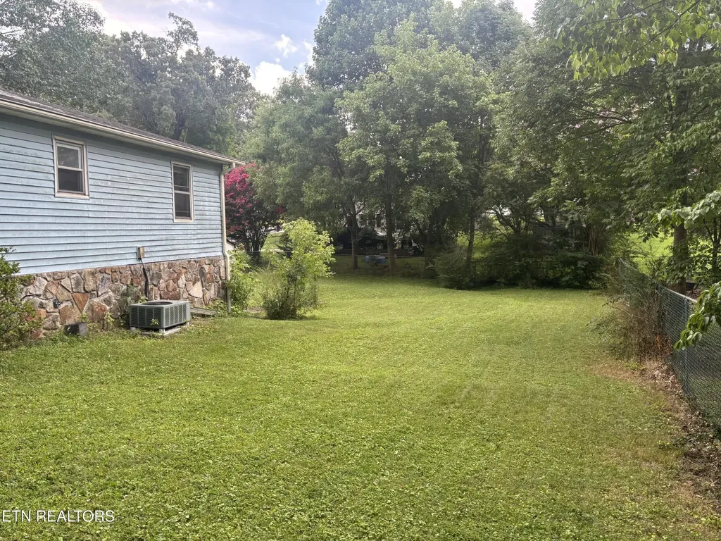 2119 Maple Drive Knoxville TN 37918