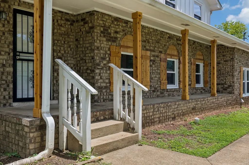5140 Whitaker Drive Nashville TN 37211