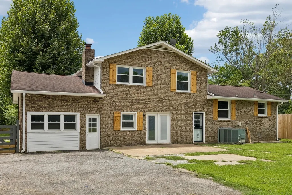 5140 Whitaker Drive Nashville TN 37211