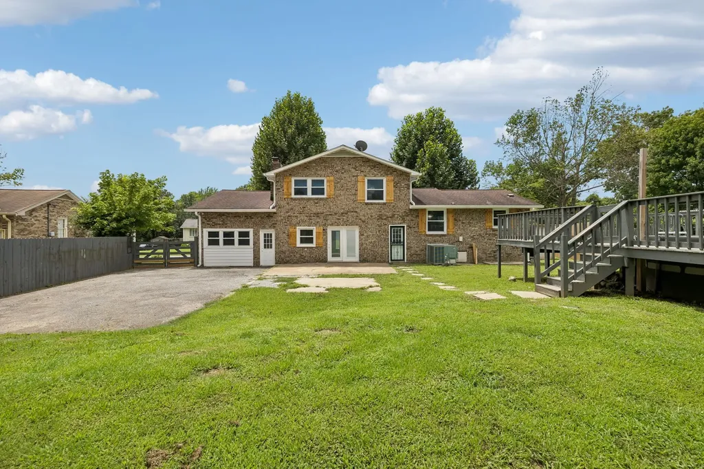 5140 Whitaker Drive Nashville TN 37211