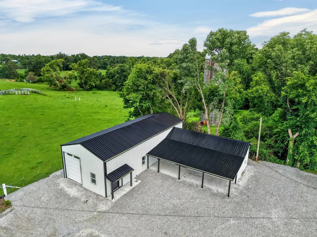 8515 Cookeville Boat Dock Road Baxter TN 38544