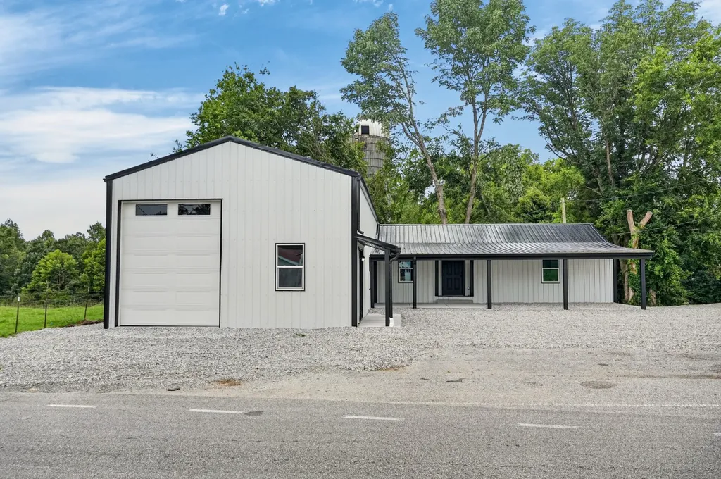 8515 Cookeville Boat Dock Road Baxter TN 38544