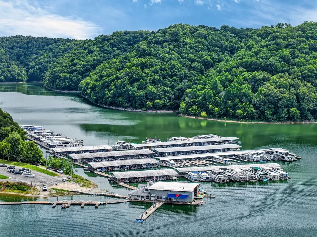 8515 Cookeville Boat Dock Road Baxter TN 38544
