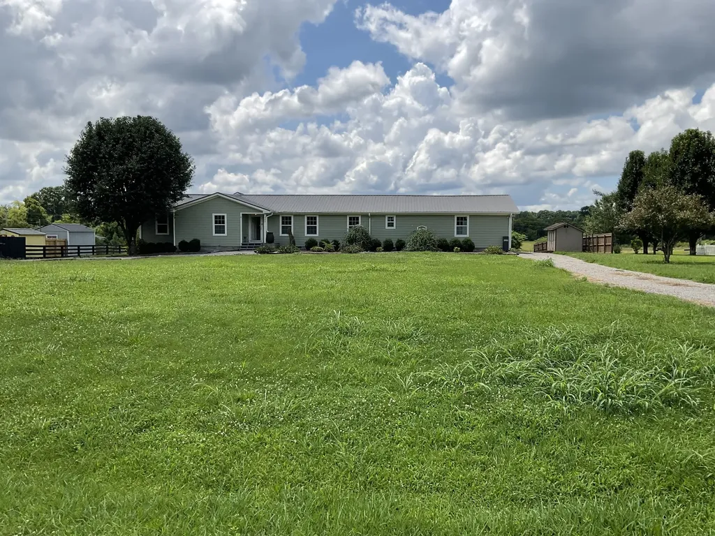 1227 Hazelwood Road Columbia TN 38401