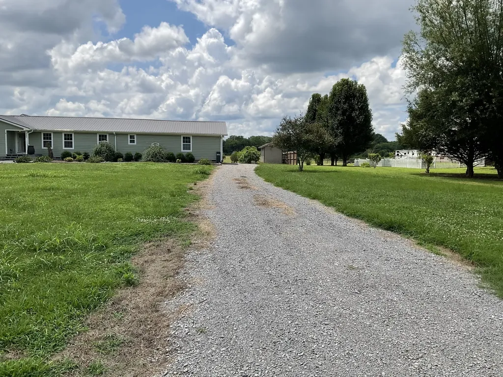 1227 Hazelwood Road Columbia TN 38401