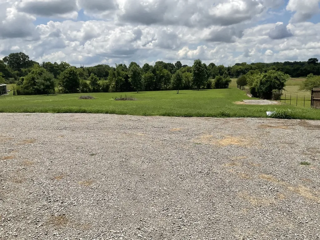 1227 Hazelwood Road Columbia TN 38401