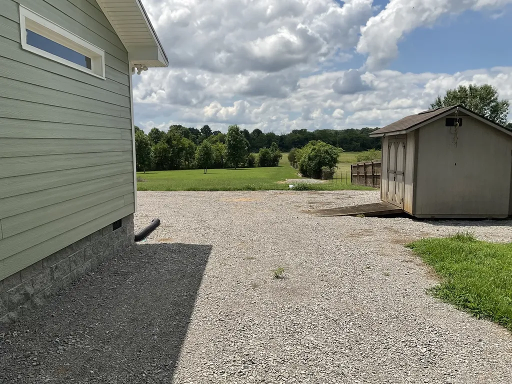 1227 Hazelwood Road Columbia TN 38401