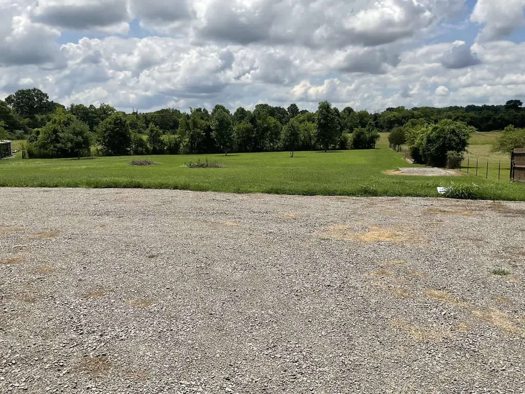 1227 Hazelwood Road Columbia TN 38401