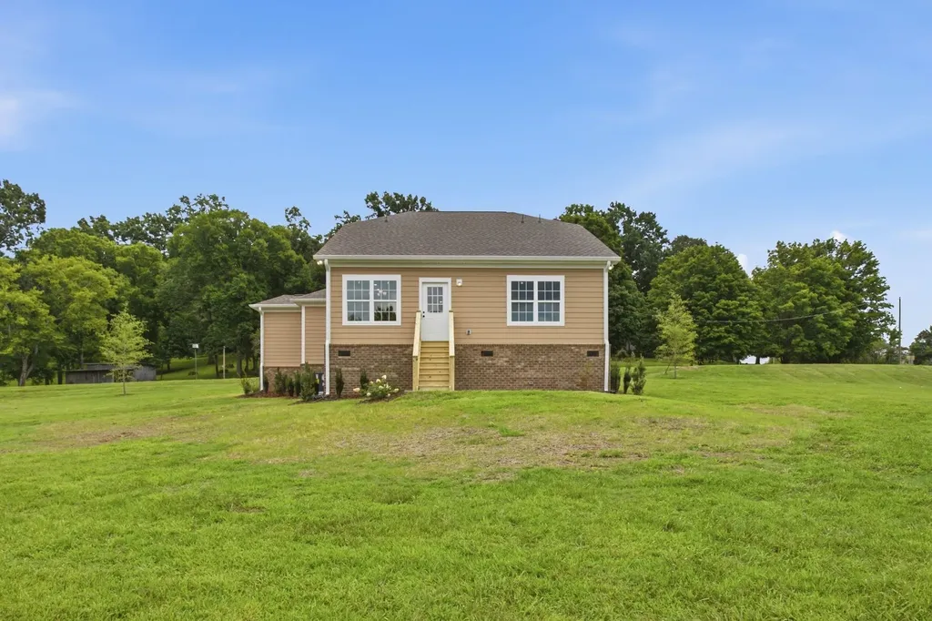 1699 Blue Moon Lane Columbia TN 38401