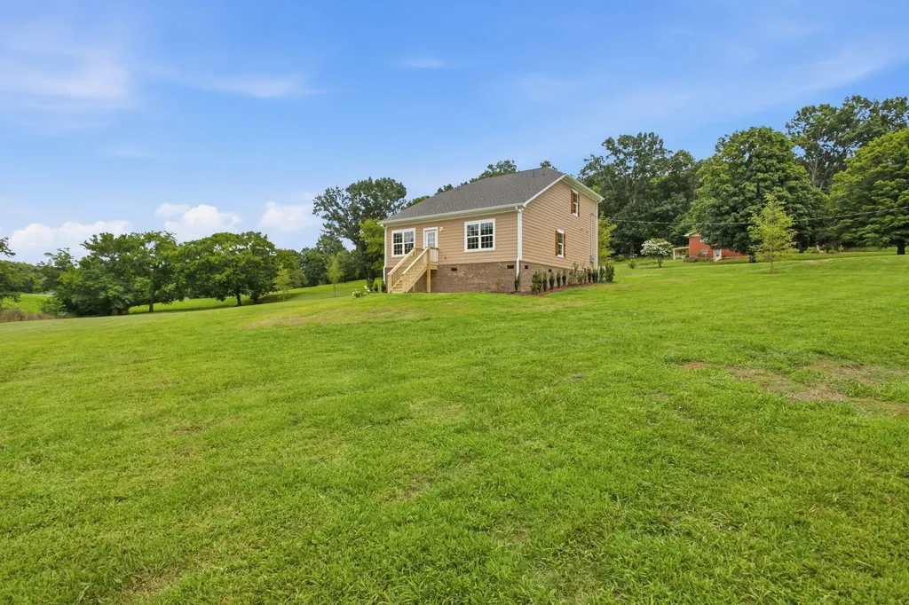 1699 Blue Moon Lane Columbia TN 38401