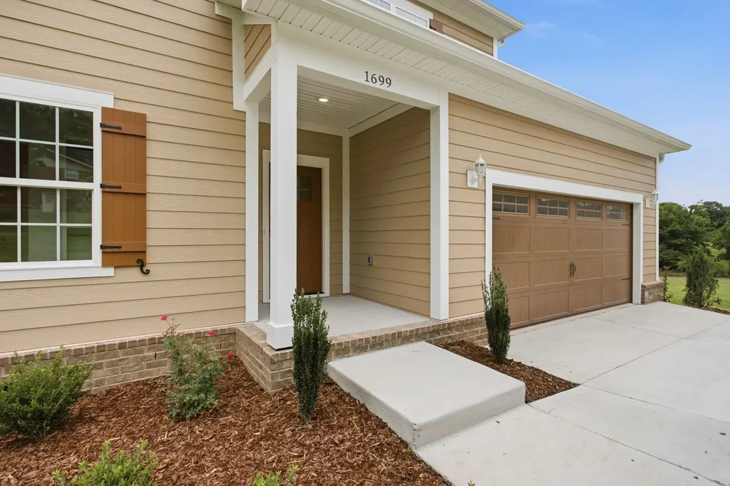 1699 Blue Moon Lane Columbia TN 38401