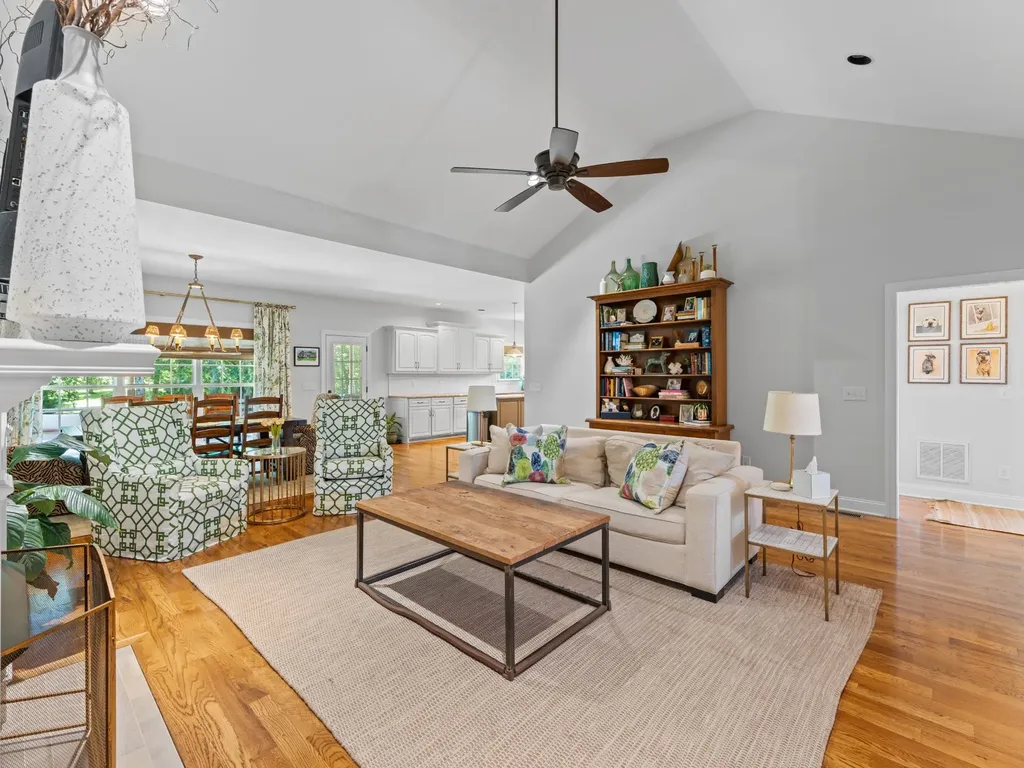 1422 Polo Fields Lane Columbia TN 38401