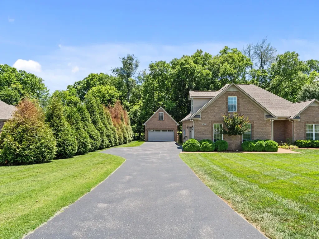 1422 Polo Fields Lane Columbia TN 38401