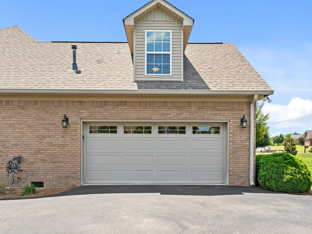 1422 Polo Fields Lane Columbia TN 38401