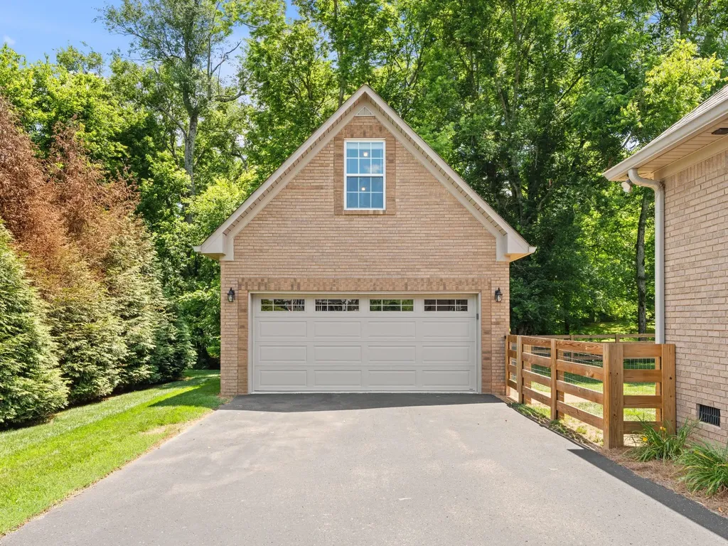 1422 Polo Fields Lane Columbia TN 38401