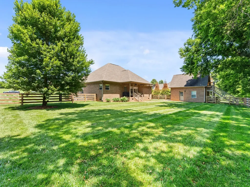 1422 Polo Fields Lane Columbia TN 38401