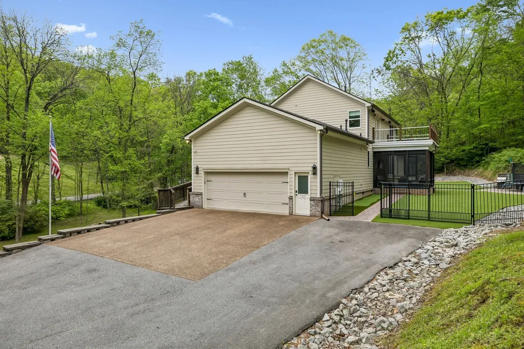 2288 N Berrys Chapel Road Franklin TN 37069