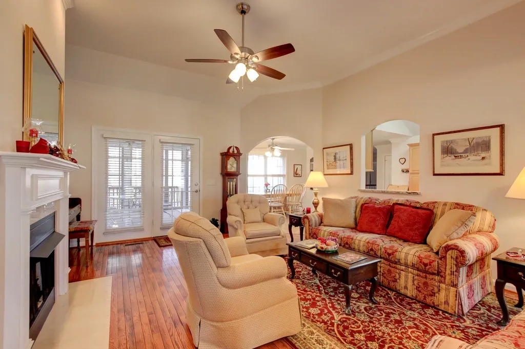 2559 Hedgerow Lane Clarksville TN 37043
