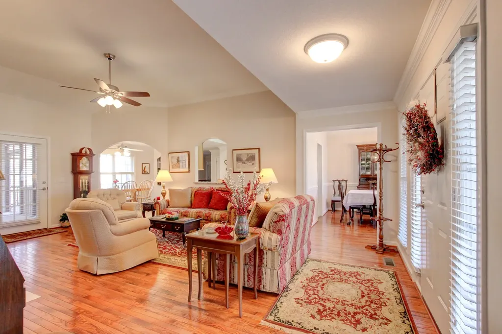 2559 Hedgerow Lane Clarksville TN 37043