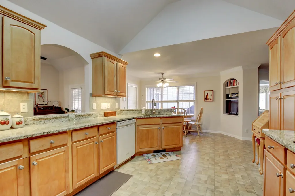 2559 Hedgerow Lane Clarksville TN 37043