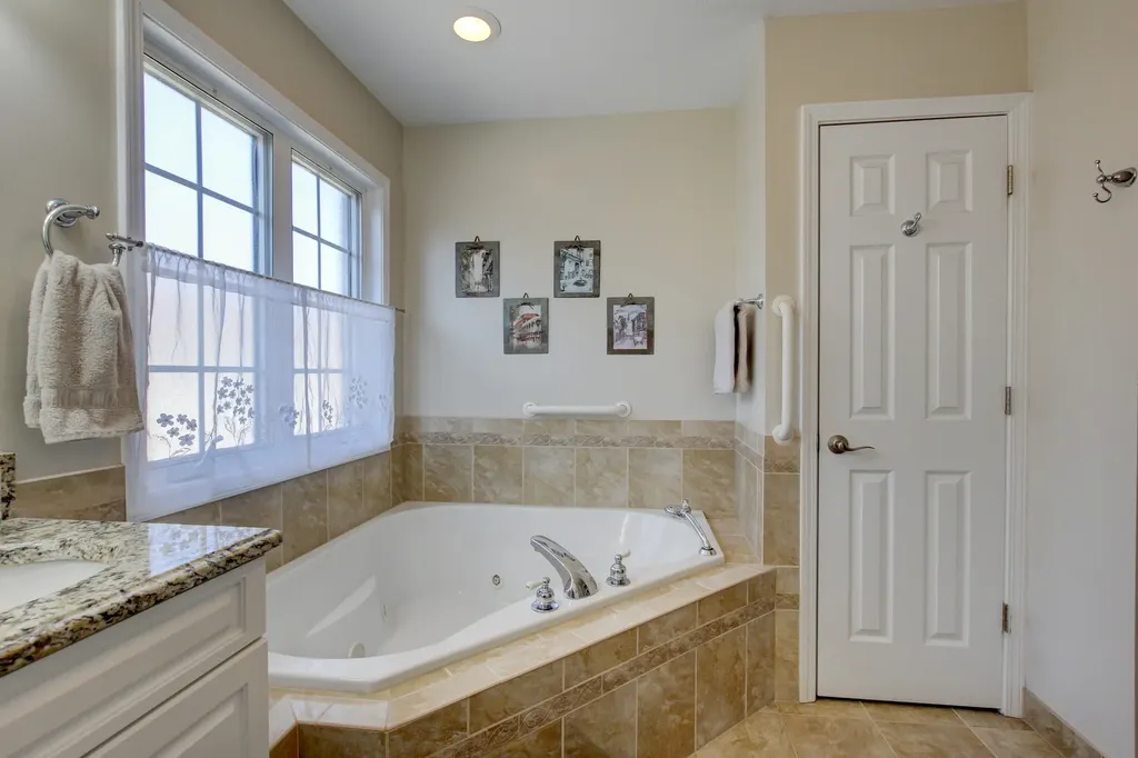 2559 Hedgerow Lane Clarksville TN 37043