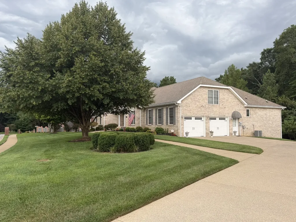2559 Hedgerow Lane Clarksville TN 37043