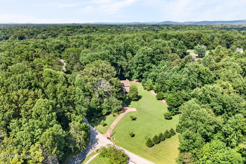 1515 Little John Lane Cookeville TN 38501