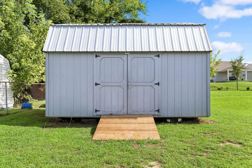510 Calista Road White House TN 37188