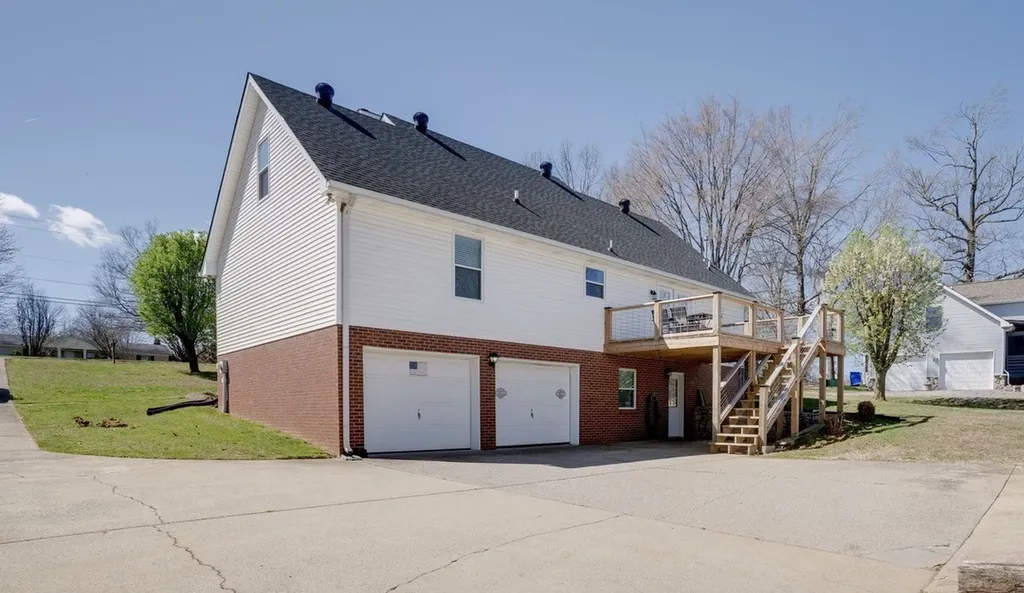 145 S Palmers Chapel Road White House TN 37188