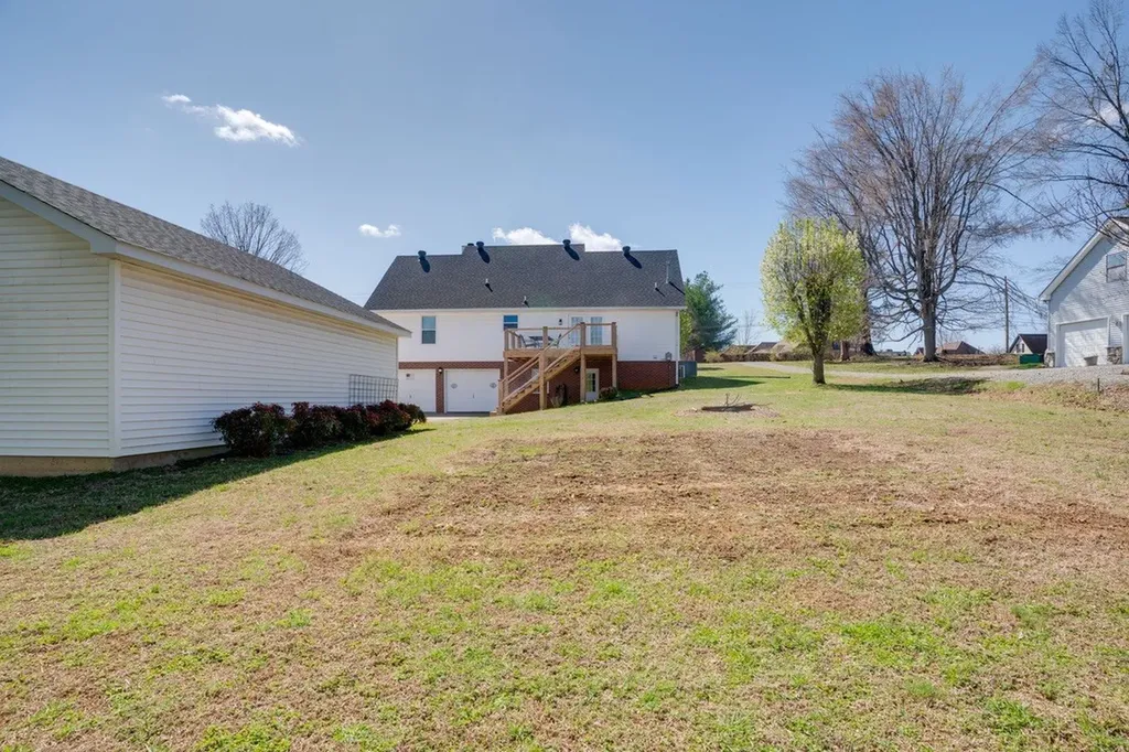 145 S Palmers Chapel Road White House TN 37188