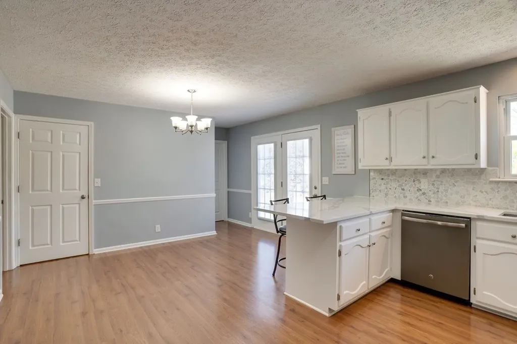 145 S Palmers Chapel Road White House TN 37188