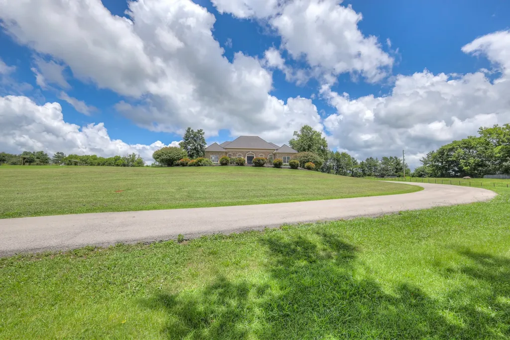 1110 Sequoya Trail Columbia TN 38401