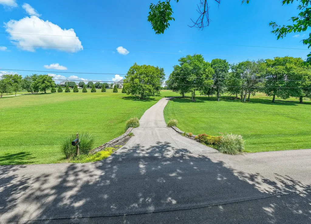 1110 Sequoya Trail Columbia TN 38401