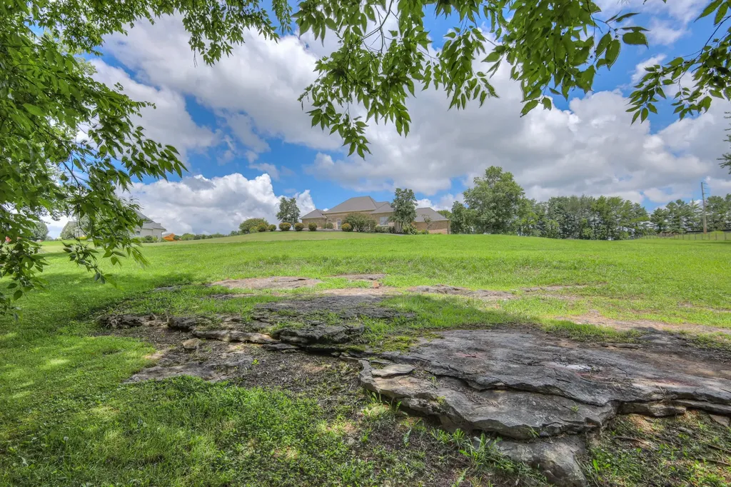 1110 Sequoya Trail Columbia TN 38401