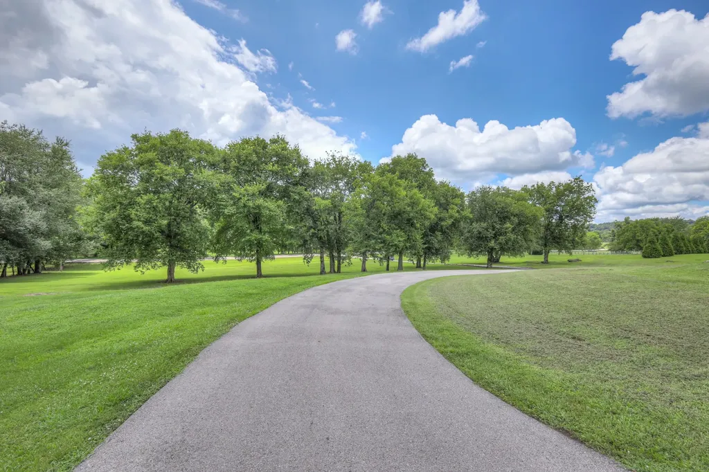 1110 Sequoya Trail Columbia TN 38401