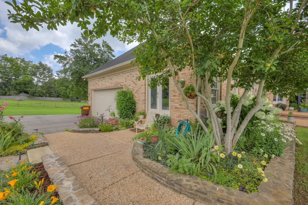1110 Sequoya Trail Columbia TN 38401