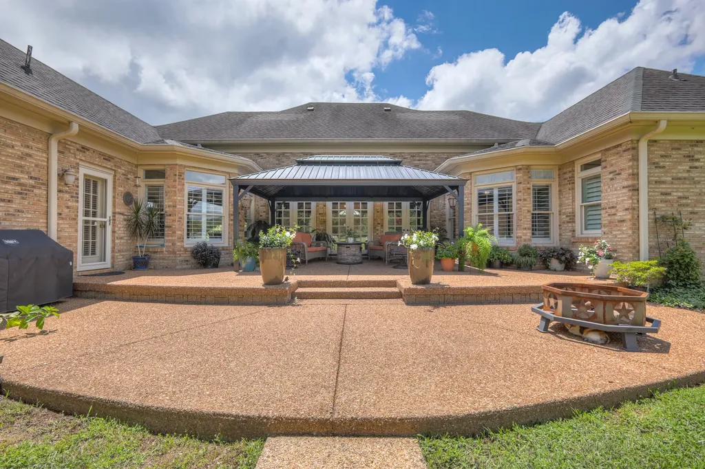 1110 Sequoya Trail Columbia TN 38401