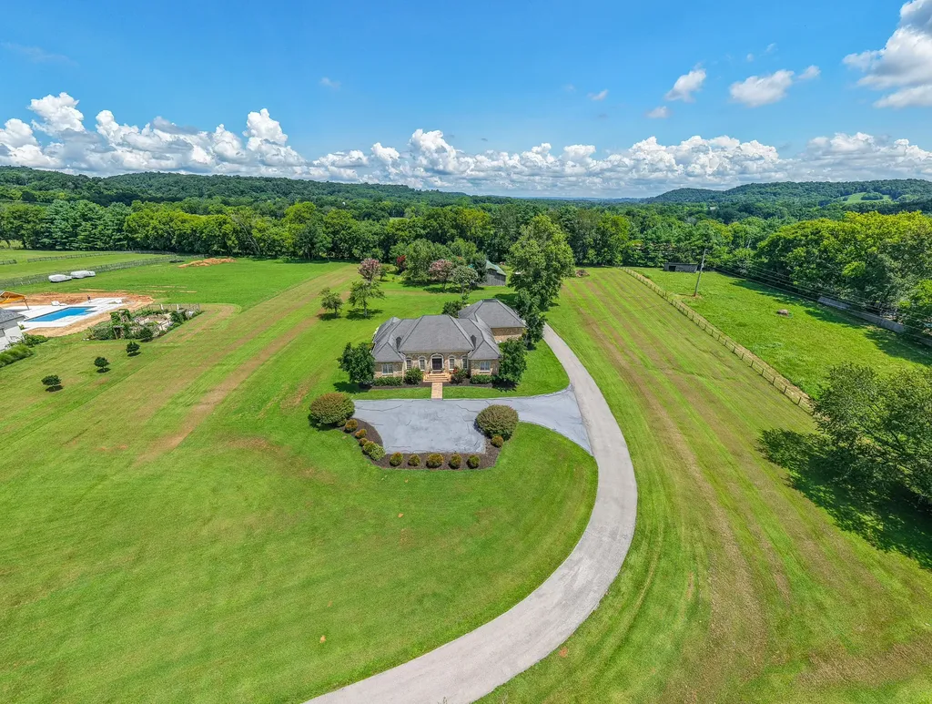 1110 Sequoya Trail Columbia TN 38401