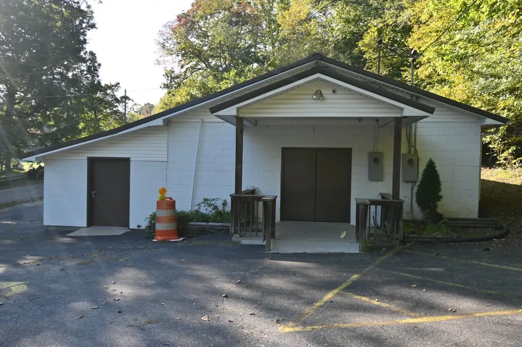 2222 Waynesboro Highway Hohenwald TN 38462