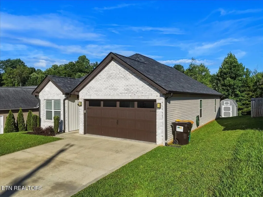 7727 Bell Stanley Road Powell TN 37849