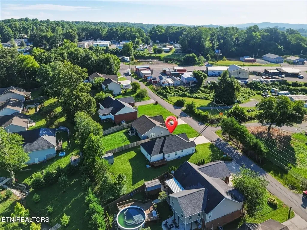 7727 Bell Stanley Road Powell TN 37849