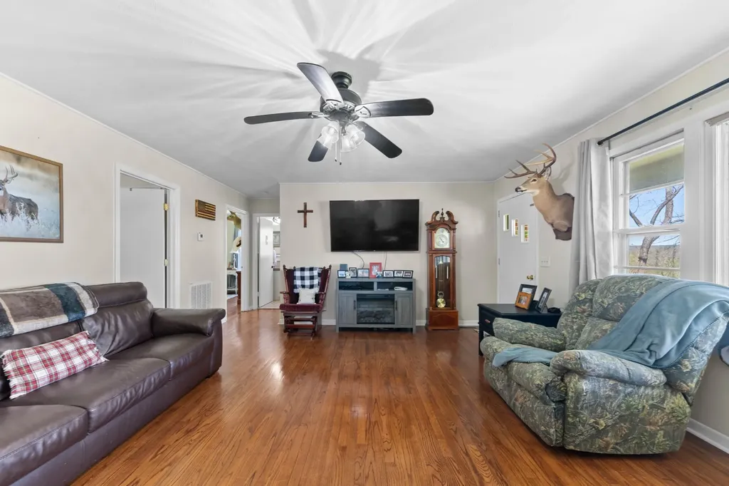 755 Briar Pond Road Centerville TN 37033