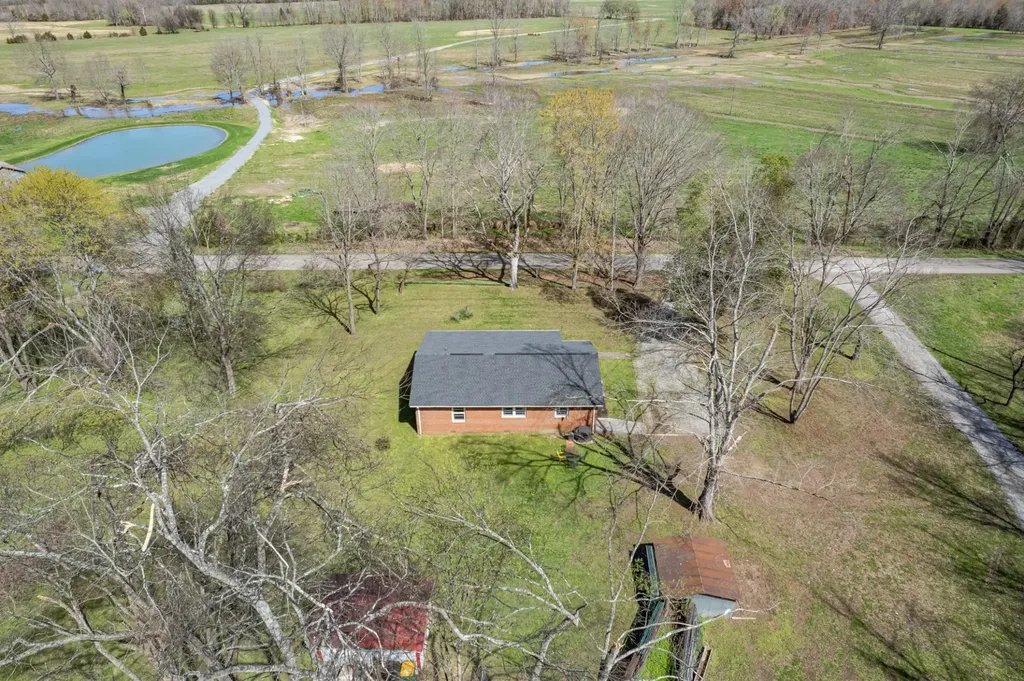 755 Briar Pond Road Centerville TN 37033