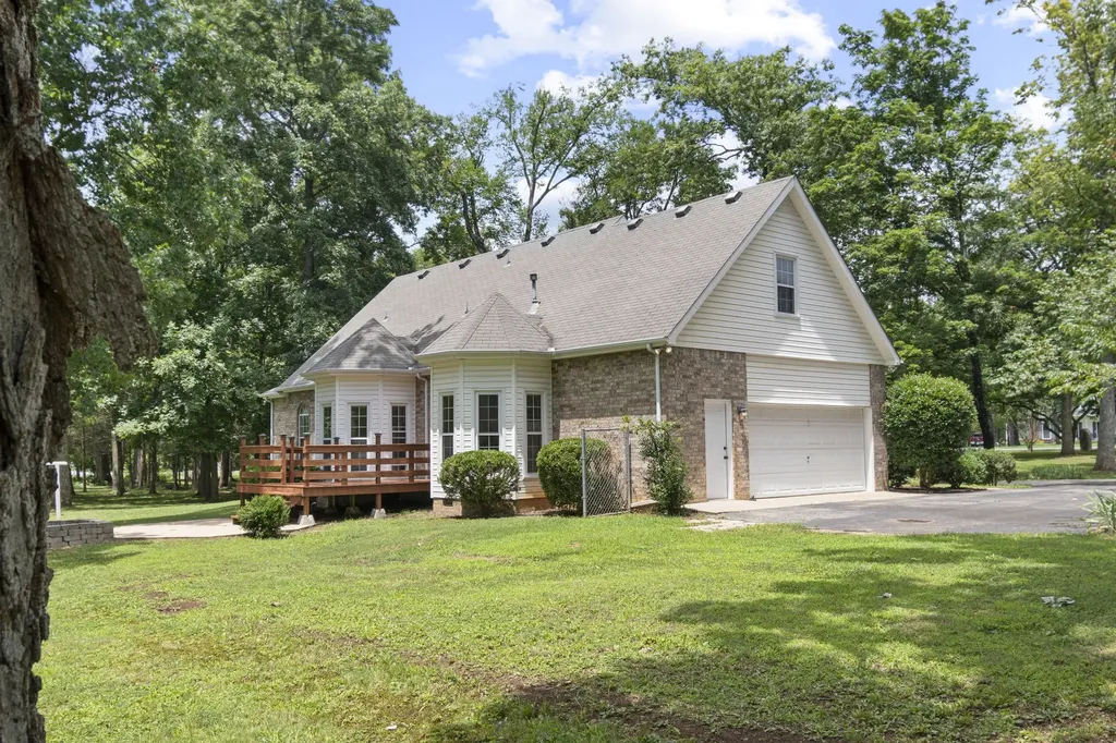 1052 Pleasant Run Road Smyrna TN 37167